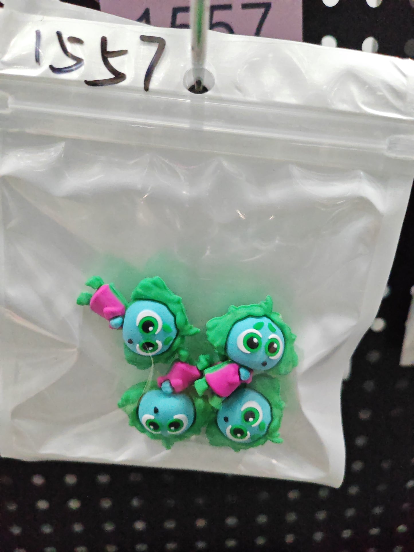 1557 3D Inside out 4pcs