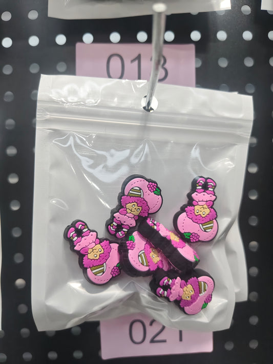 13 Strawberry shortcake 6pcs