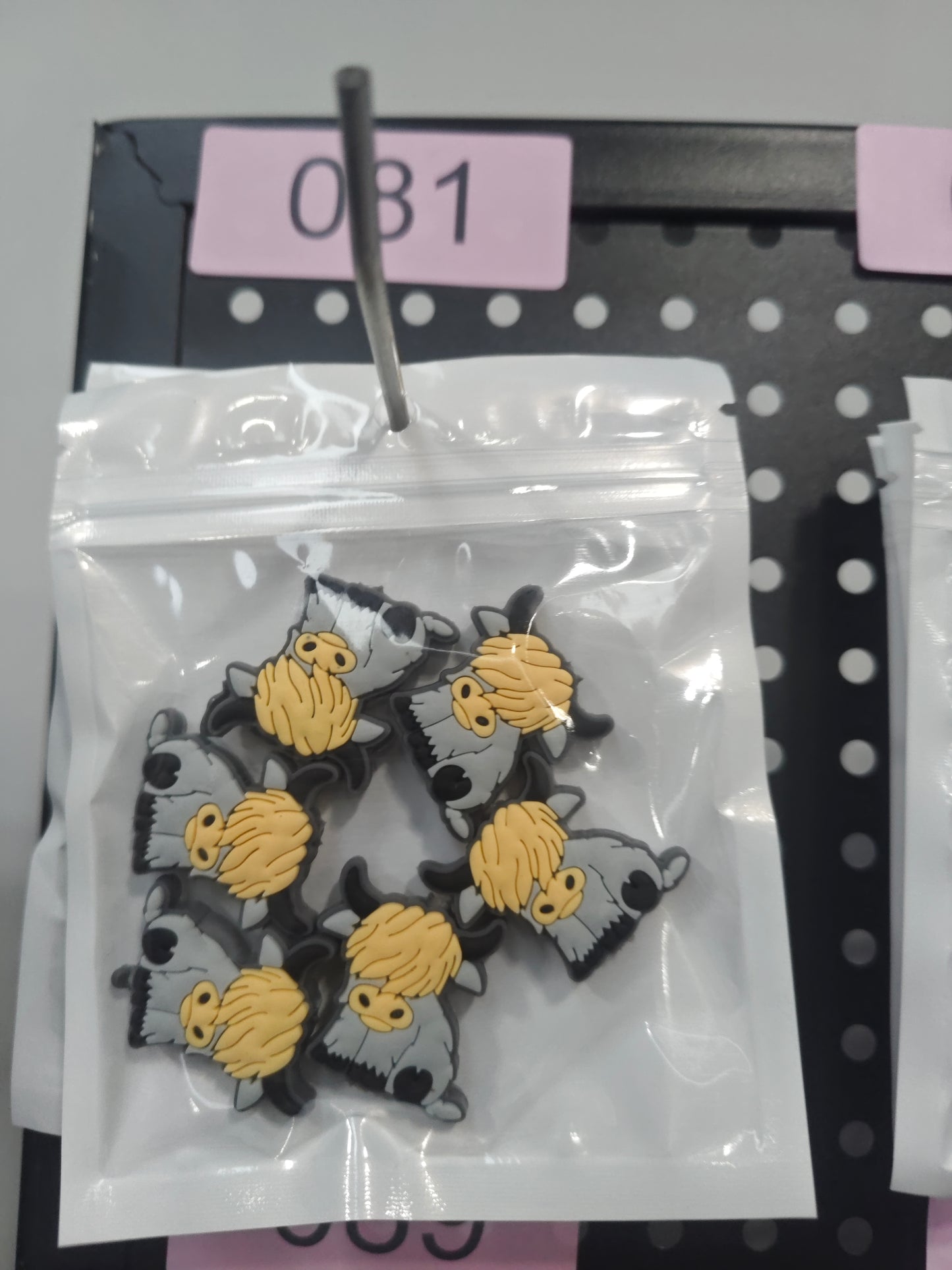 81 Cow 6pcs