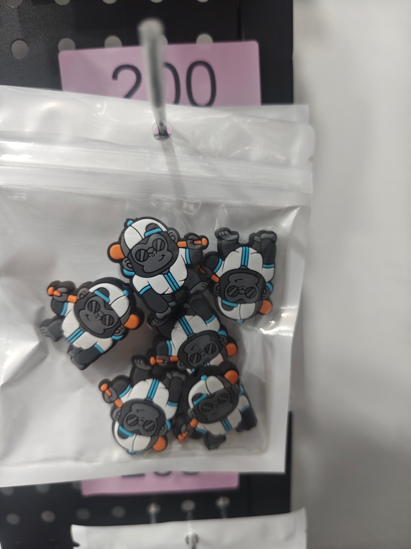 200 Chimpanzee 6pcs