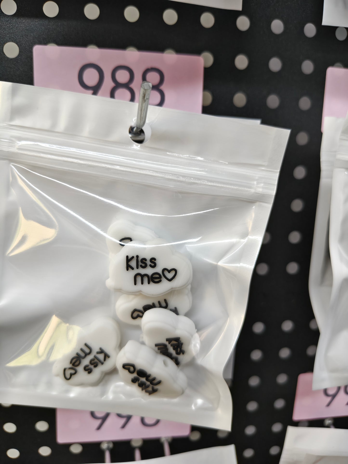 988 Kiss me 6pcs