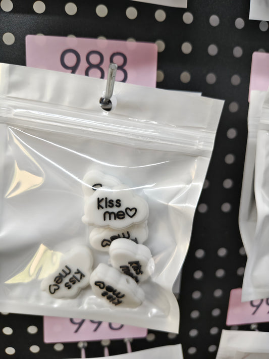 988 Kiss me 6pcs