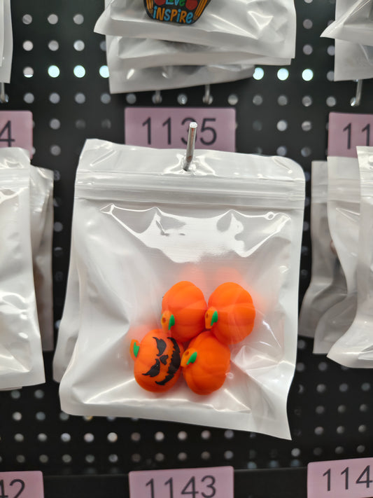 1135 3D Pumpkin 4pcs