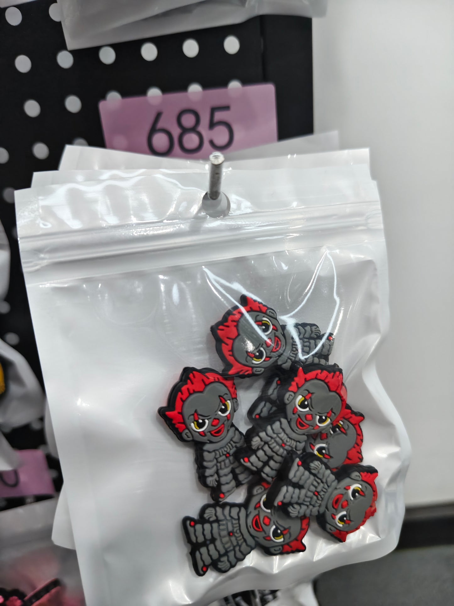 685 Scary 6pcs