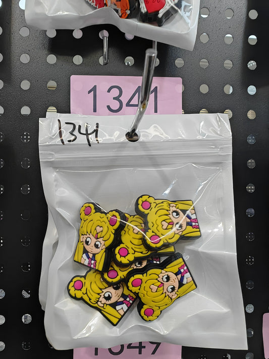 1341 Sailor moon 6pcs