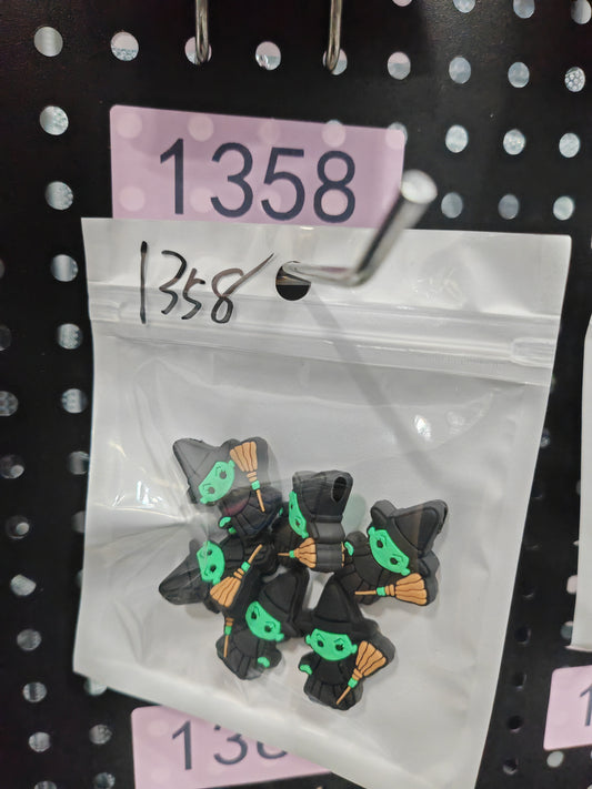 1358 Witch 6pcs