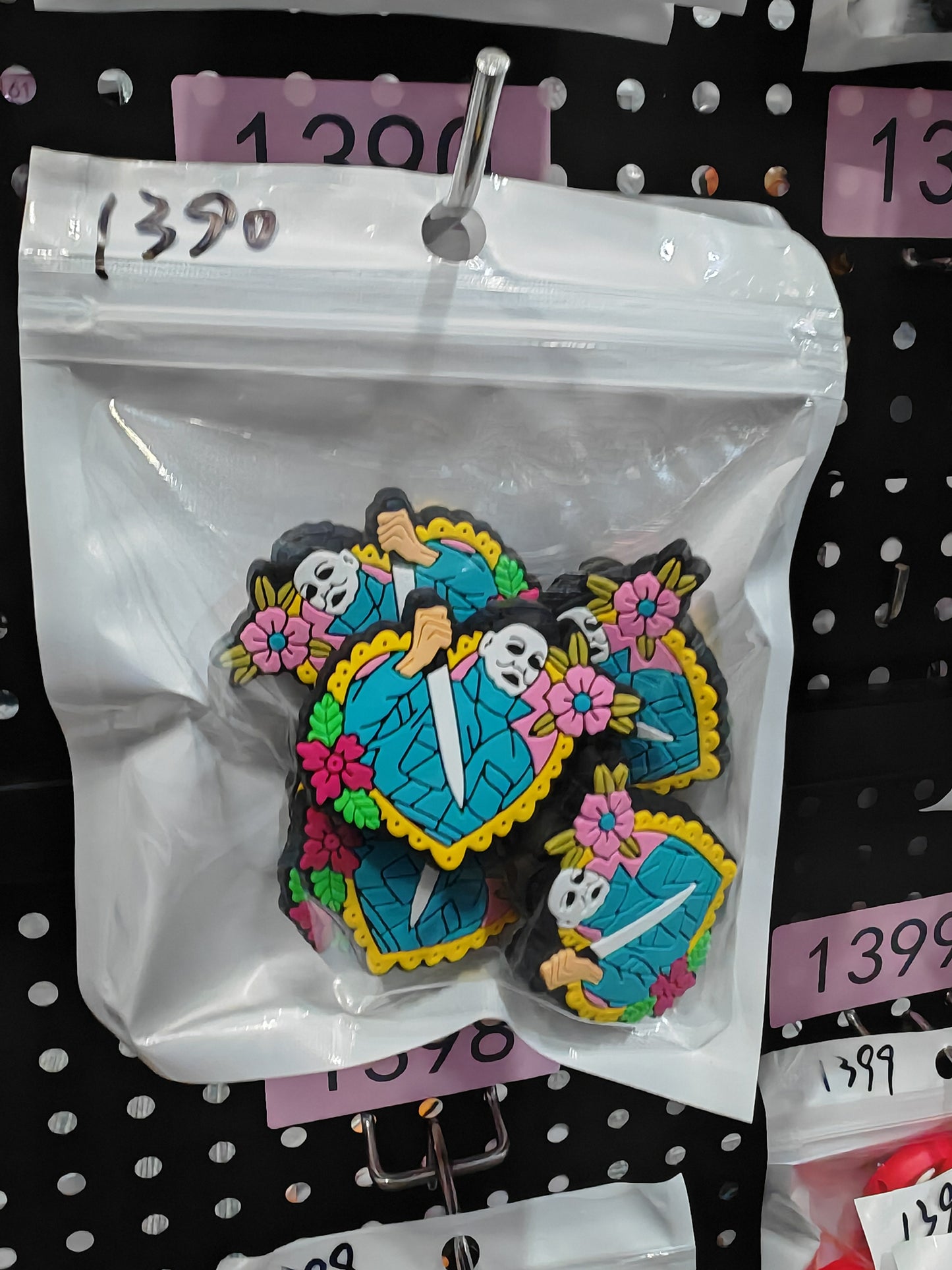 1390 Scary 6pcs